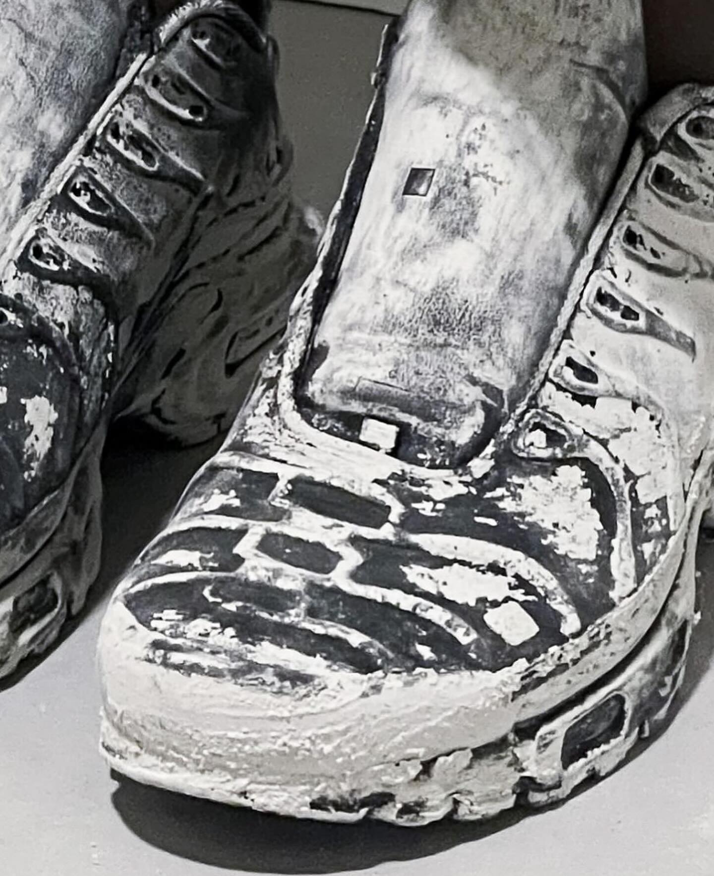 A-COLD-WALL*,Nike Air Max Plus  Nike 新联名还有「白水泥」配色！实物有点意思！