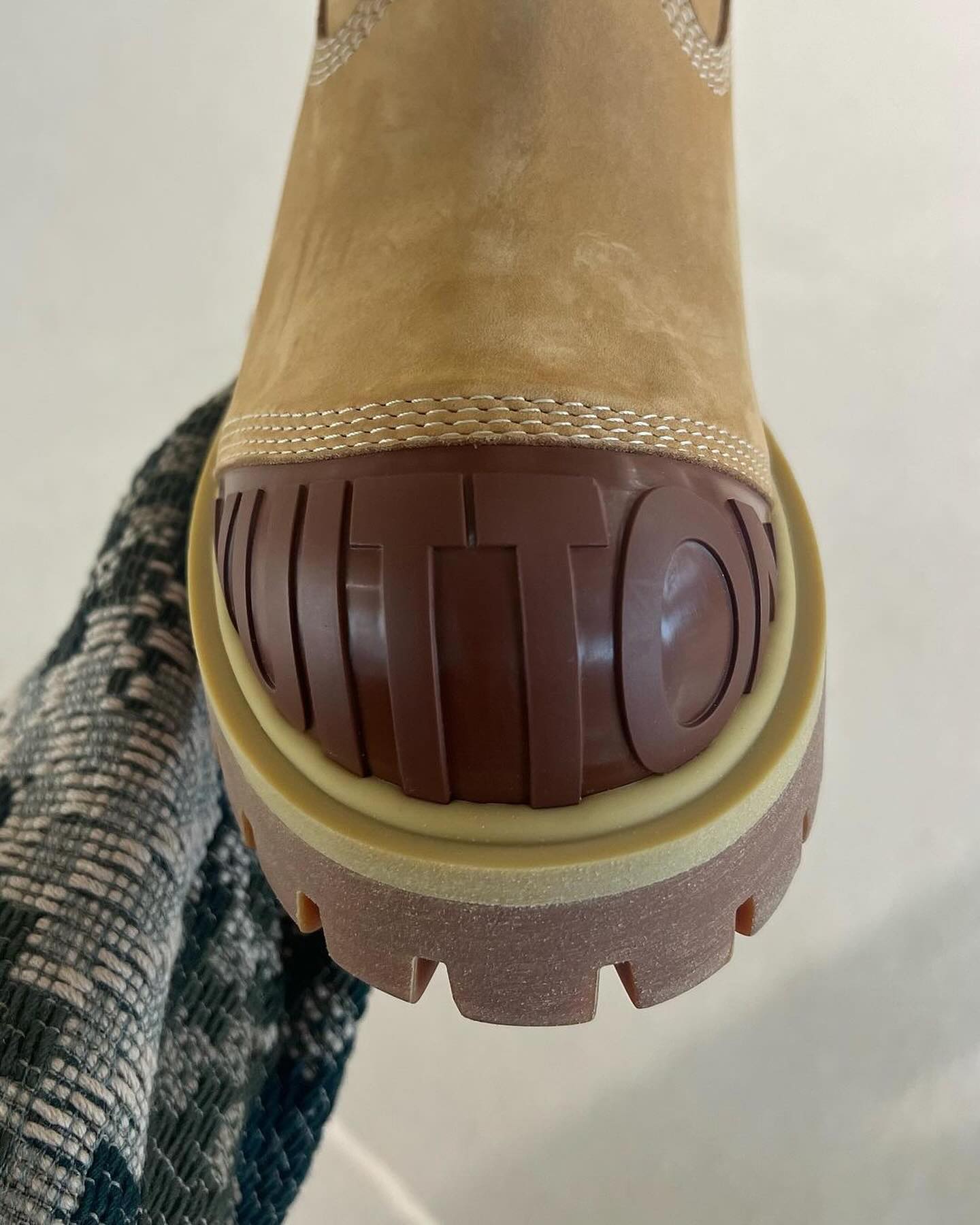 Timberland,Louis Vuitton,LV 菲董 x LV 新鞋曝光!这颜值你打几分? Timberland,Louis Vuitton,LV 菲董 x LV 新鞋曝光!这颜值你打几分?