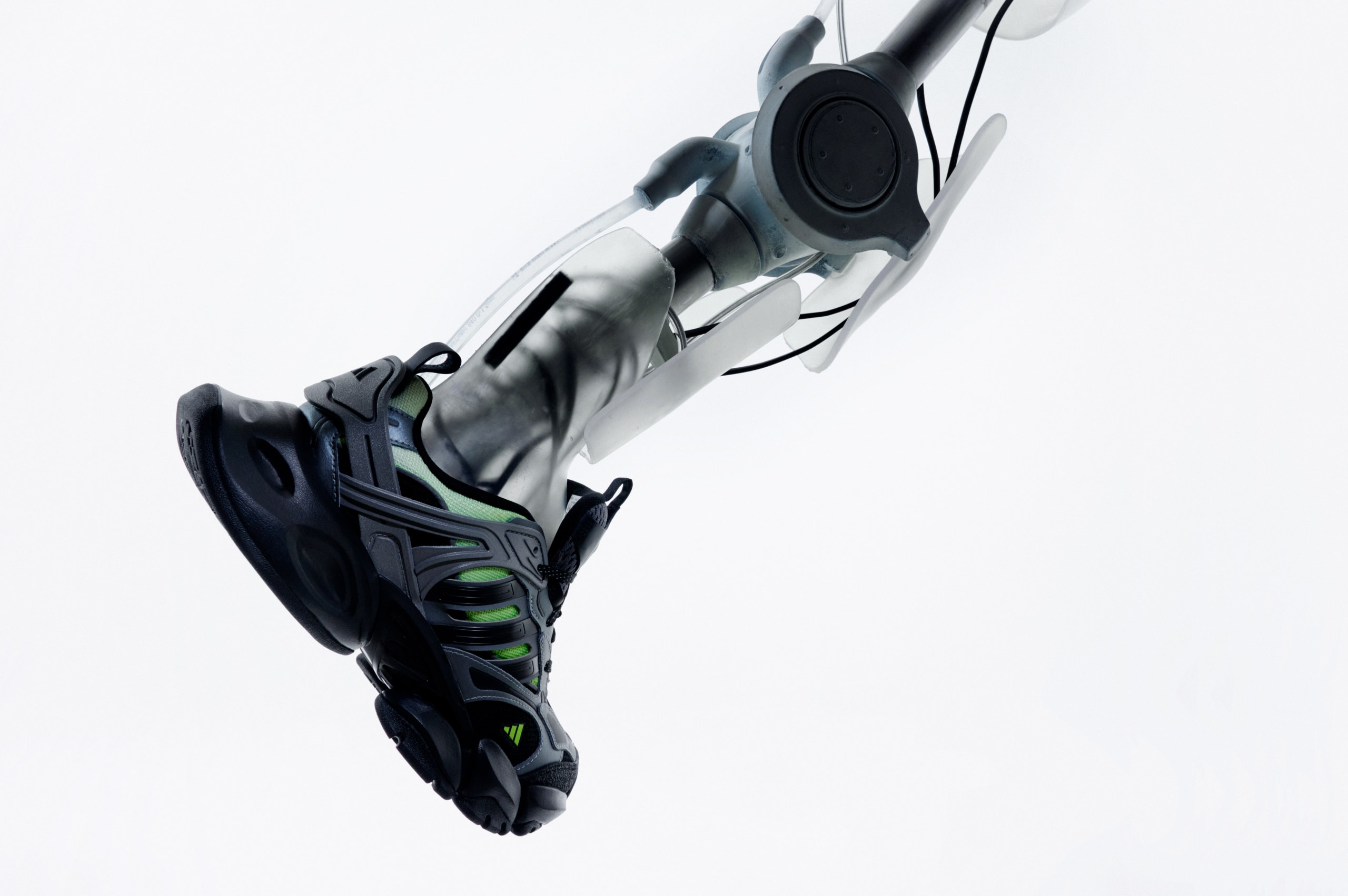 XLG Runner,adidas,​adidas Spor  被称为「阿迪世家」的那双鞋，终于等来了新配色！