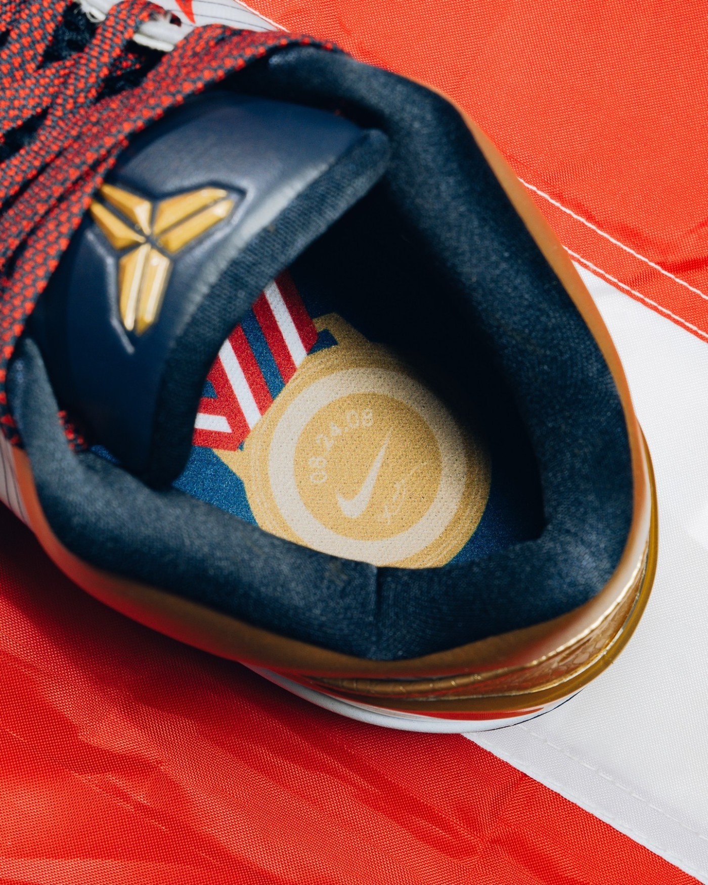 Nike,Kobe 4,科比,Gold Medal,FQ35 市价翻倍!今早「金牌」Kobe 4 你中了吗? Nike,Kobe 4,科比,Gold Medal,FQ35 市价翻倍!今早「金牌」Kobe 4 你中了吗?