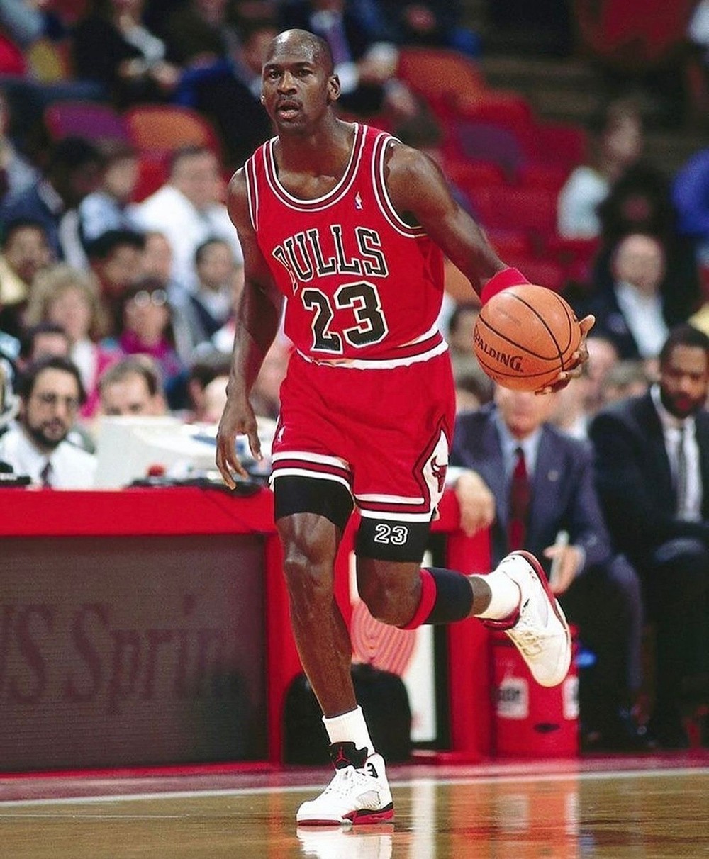 Air Jordan 5,AJ5,Fire Red,Blac 经典中的经典!这款「元年 AJ」有新消息了! Air Jordan 5,AJ5,Fire Red,Blac 经典中的经典!这款「元年 AJ」有新消息了!