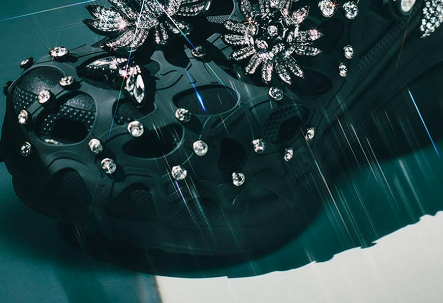 施华洛世奇,Swarovski®,Crocs 施华洛世奇 x Crocs 新鞋曝光!实在太闪了! 施华洛世奇,Swarovski®,Crocs 施华洛世奇 x Crocs 新鞋曝光!实在太闪了!