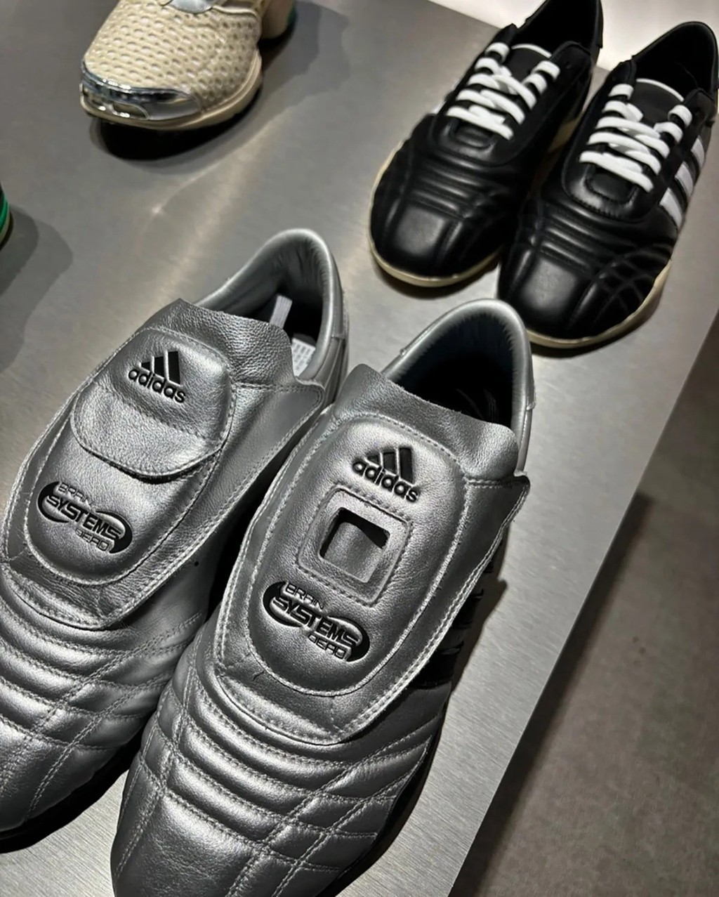 Brain Dead,adidas Originals 大量新鞋曝光!「脑死亡 x 三叶草」又要来了! Brain Dead,adidas Originals 大量新鞋曝光!「脑死亡 x 三叶草」又要来了!