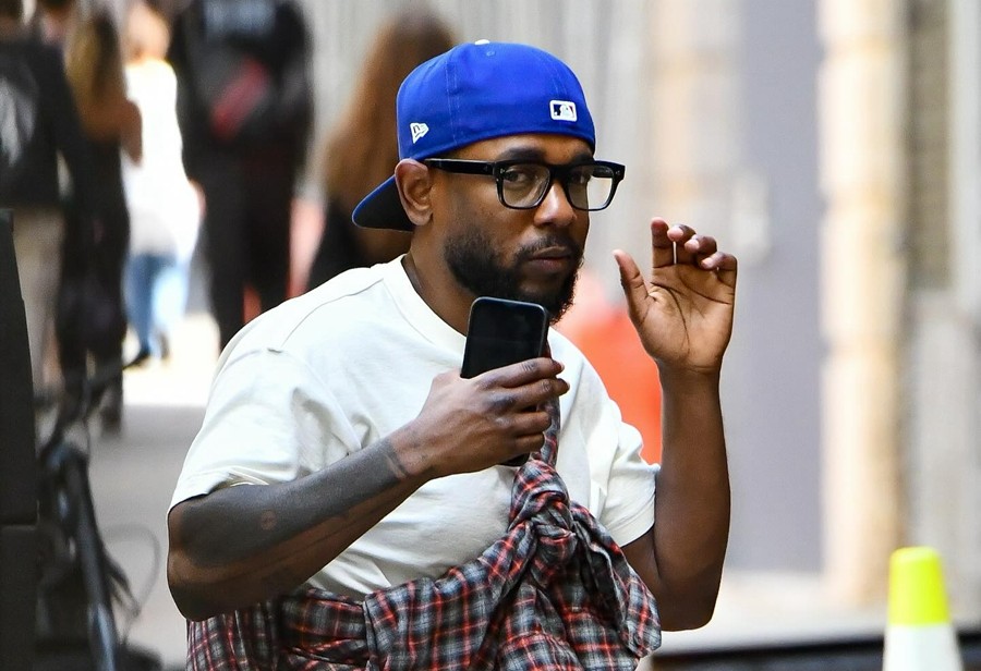 明星上脚 Kendrick Lamar 上脚同款!这双 Nike 要火了? 明星上脚 Kendrick Lamar 上脚同款!这双 Nike 要火了?