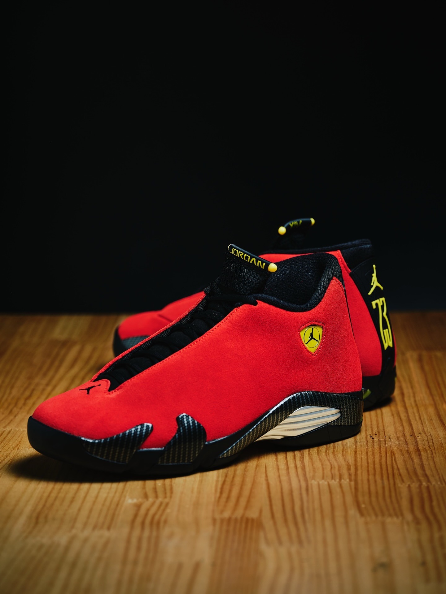 IF5015-600,AJ14,Air Jordan 14 熟悉的那一抹红!法拉利 AJ14 实物美图来了! IF5015-600,AJ14,Air Jordan 14 熟悉的那一抹红!法拉利 AJ14 实物美图来了!