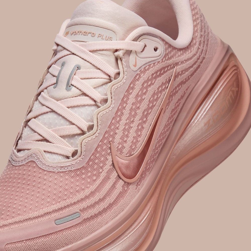 Nike,Vomero Plus,WMNS,Rose Gol 柔软回弹!Nike 又一款全掌 ZoomX 跑鞋登场! Nike,Vomero Plus,WMNS,Rose Gol 柔软回弹!Nike 又一款全掌 ZoomX 跑鞋登场!