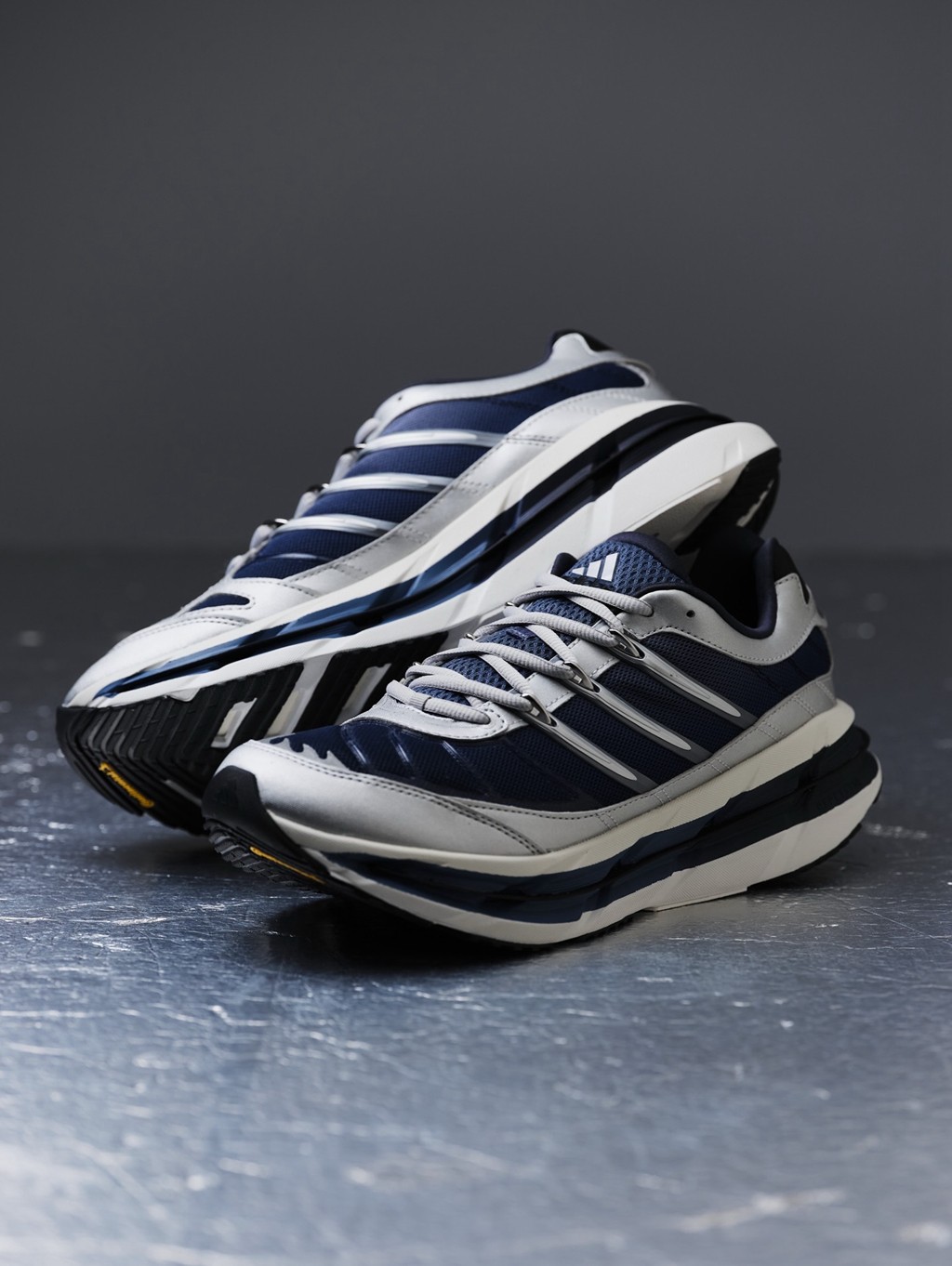 Adistar HRMY,adidas 复古风厚底跑鞋!这双 adidas 新鞋如何? Adistar HRMY,adidas 复古风厚底跑鞋!这双 adidas 新鞋如何?
