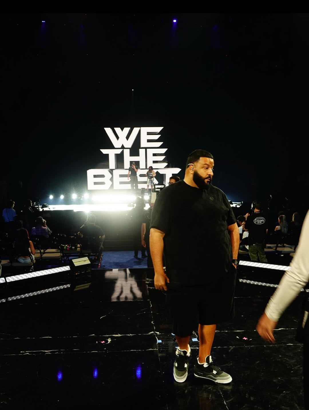 明星上脚 DJ Khaled 上脚多款热门 AJ!这双真不多见! 明星上脚 DJ Khaled 上脚多款热门 AJ!这双真不多见!