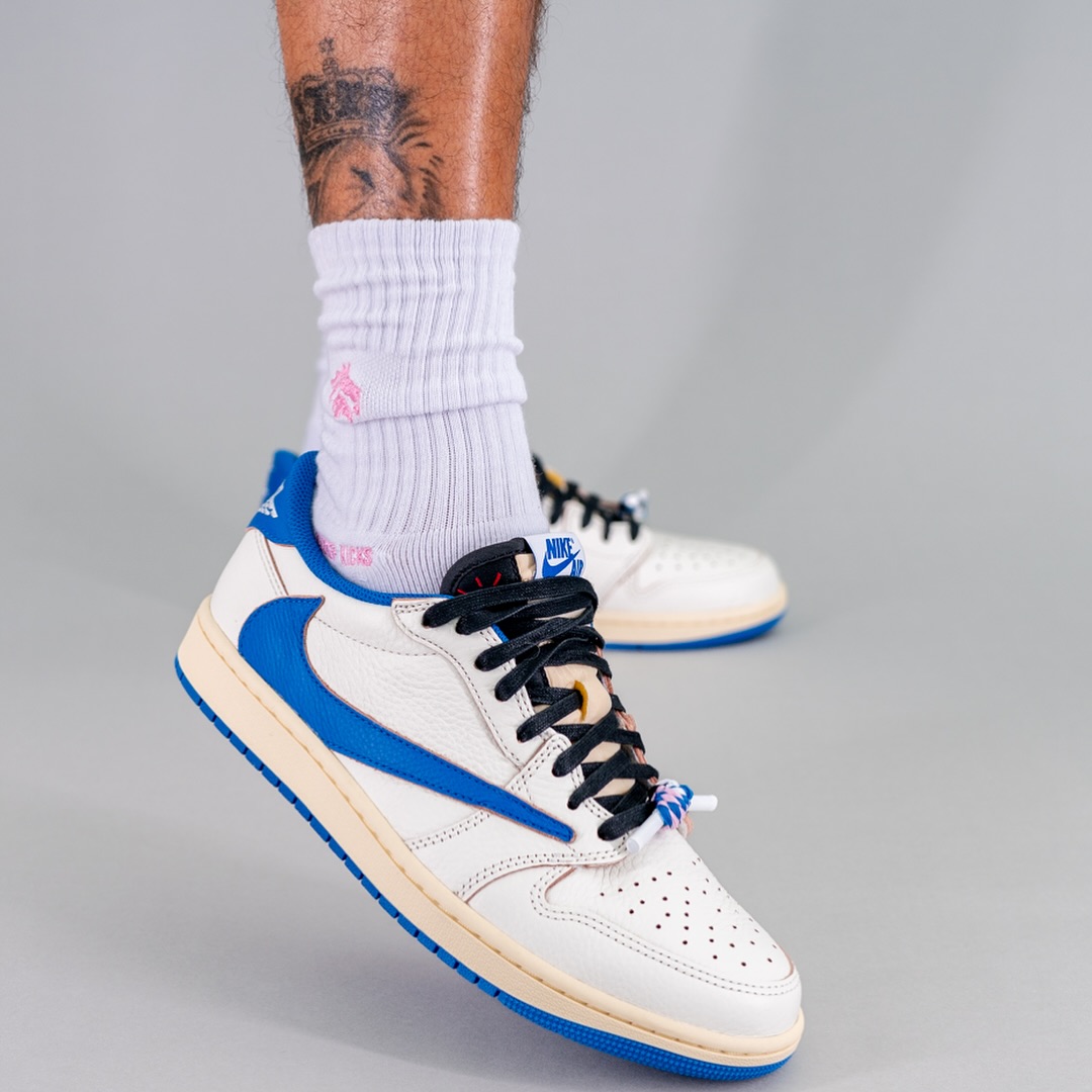 Air Jordan 1,DM7866-104,Travis 藤原浩「闪电倒钩 2.0」新实物!上脚给几分? Air Jordan 1,DM7866-104,Travis 藤原浩「闪电倒钩 2.0」新实物!上脚给几分?
