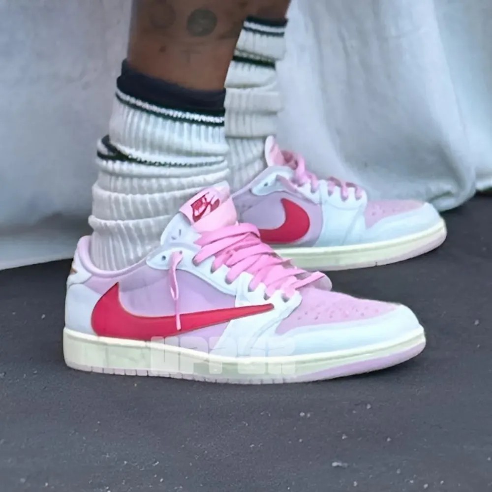 TS,Travis Scott,Air Jordan 1 L TS 亲穿!这双「猛男粉」倒钩从没见过! TS,Travis Scott,Air Jordan 1 L TS 亲穿!这双「猛男粉」倒钩从没见过!