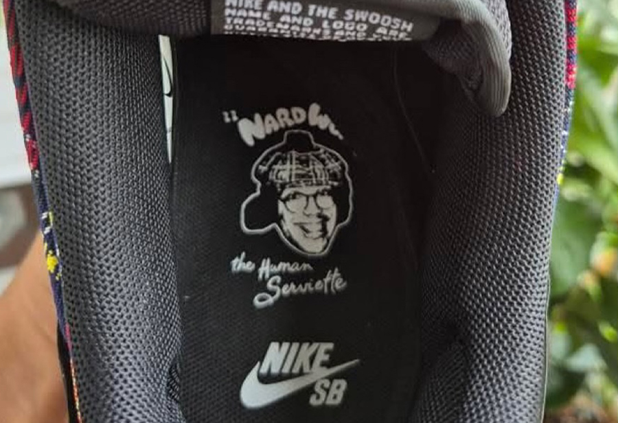 Nike,SB Dunk Low,Nardwuar,II14 “I'm 卖保险” 联名 Nike 了!细节真不少! Nike,SB Dunk Low,Nardwuar,II14 “I'm 卖保险” 联名 Nike 了!细节真不少!
