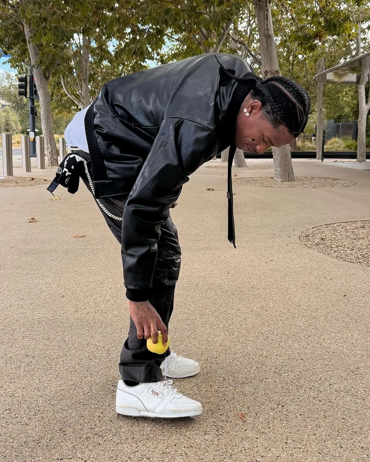TS,库克 Travis Scott 同框库克!上脚苹果球鞋! TS,库克 Travis Scott 同框库克!上脚苹果球鞋!