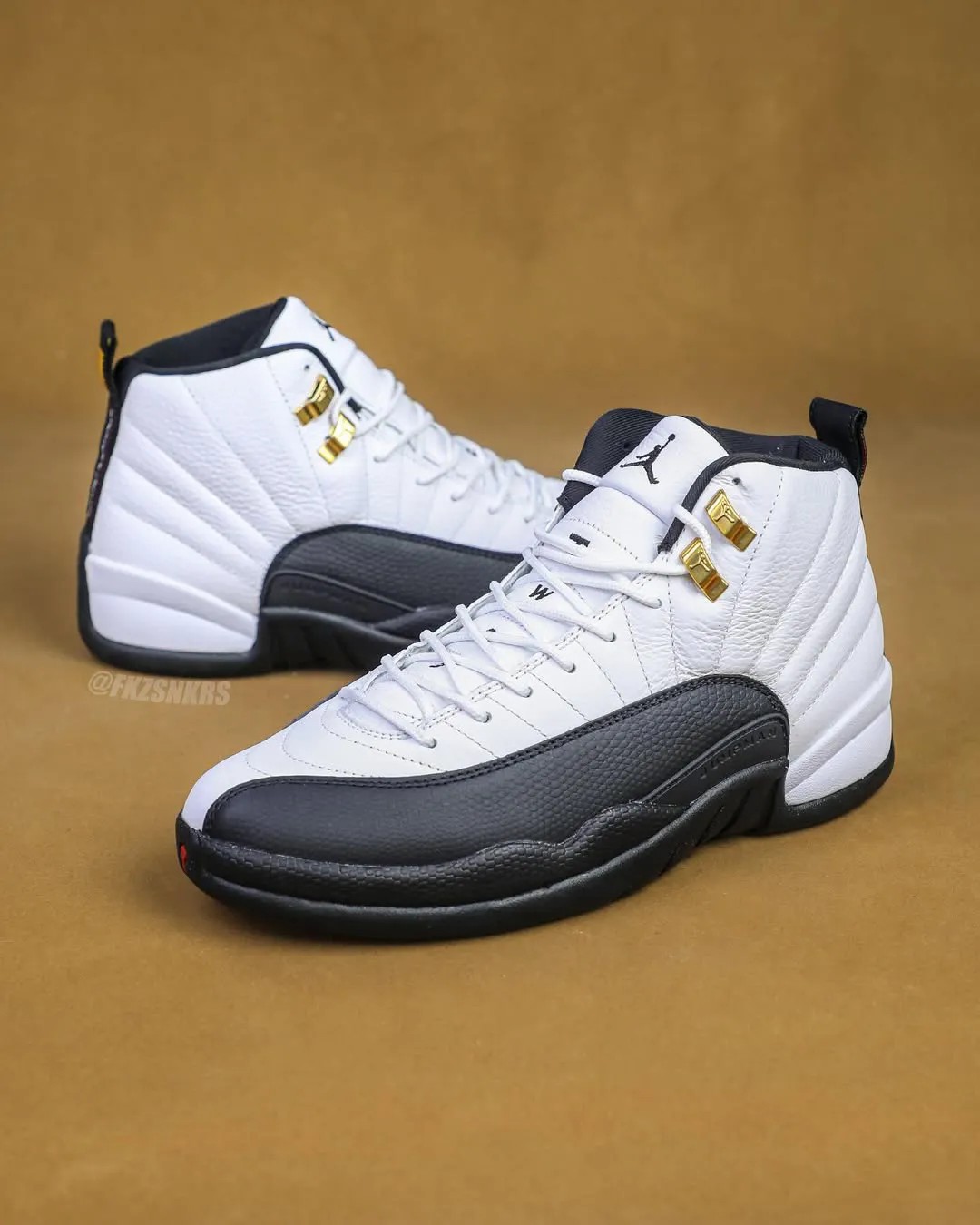 Air Jordan 12 “Taxi” 货号:CT801 「金扣」AJ12 新实物!细节都看清了! Air Jordan 12 “Taxi” 货号:CT801 「金扣」AJ12 新实物!细节都看清了!