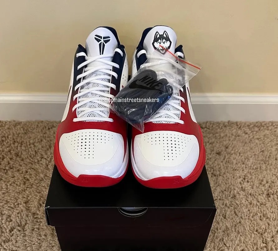 Kobe 5,Nike,UConn Kobe 5 出了个「哈士奇」配色,还真挺好看! Kobe 5,Nike,UConn Kobe 5 出了个「哈士奇」配色,还真挺好看!