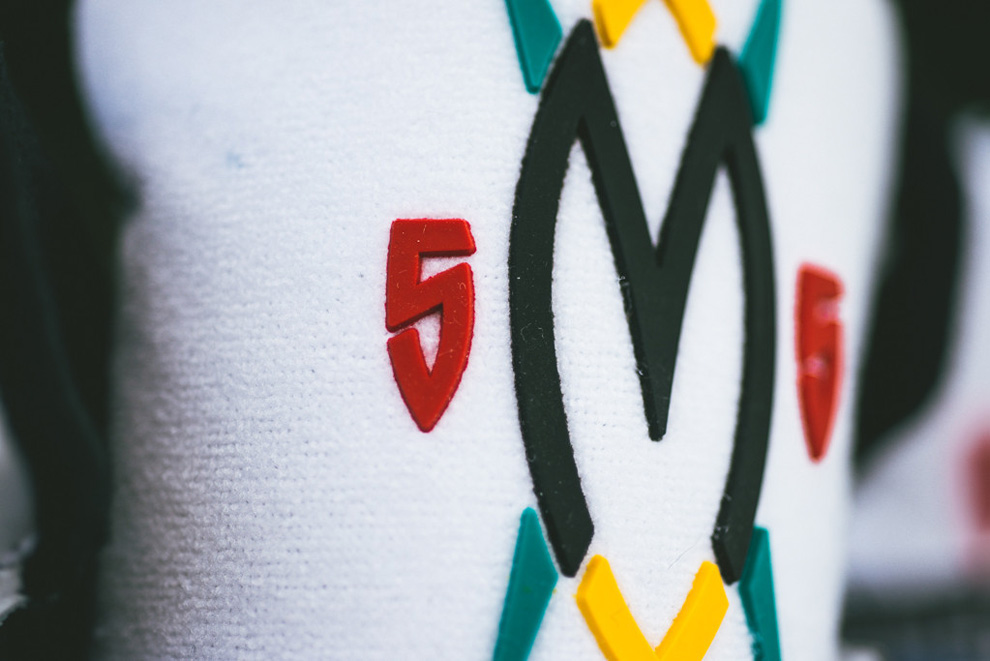 adidas Mutombo 元年白蓝黑配色 即将丢售