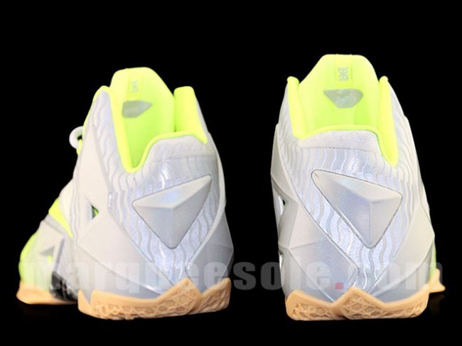 球鞋资讯,球鞋新闻,时尚杂 LBJ11 Nike LeBron 11 “Metallic Luster”市售信息