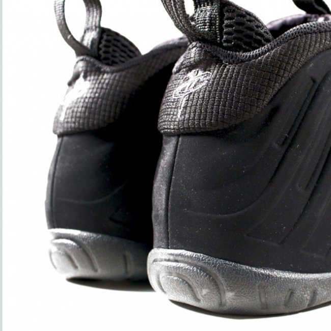 球鞋资讯,球鞋新闻,时尚杂 575420-006黑麂皮喷 Nike Air Foamposite One “Black Suede” GS 市售信息
