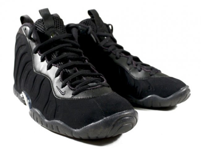 球鞋资讯,球鞋新闻,时尚杂 575420-006黑麂皮喷 Nike Air Foamposite One “Black Suede” GS 市售信息