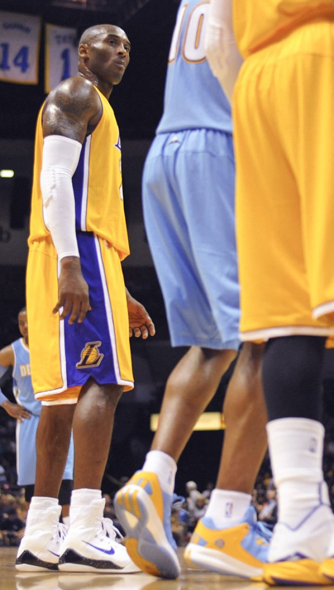 Kobe,Bryant亲着Nike,Kobe,9,El  Kobe Bryant亲着Nike Kobe 9 Elite PE回归赛场