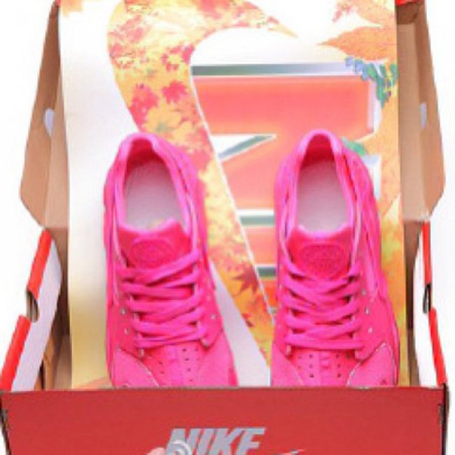 球鞋资讯,球鞋新闻,时尚杂  Nike Air Huarache "Pink" 全粉配色首次曝光