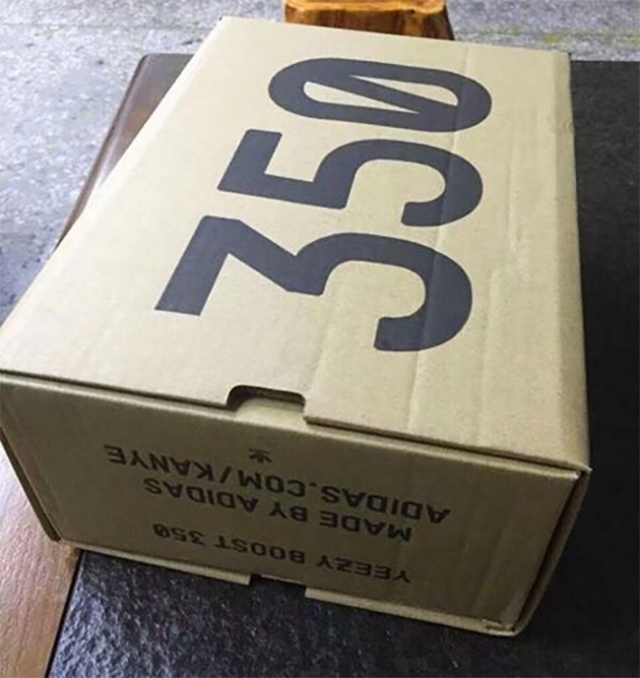 yeezy350鞋盒图片