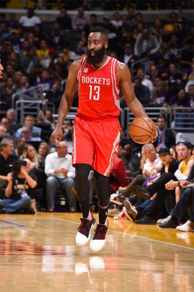 哈登首款签名战靴 harden vol.1 实战测评