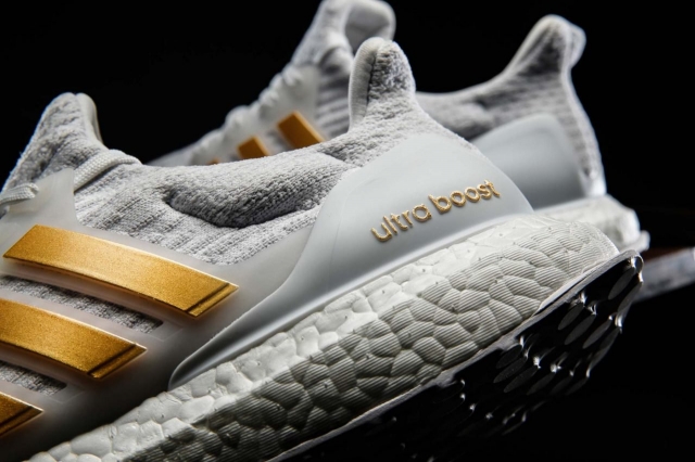 荣耀的代言白金配色ultraboost30让人难以抗拒
