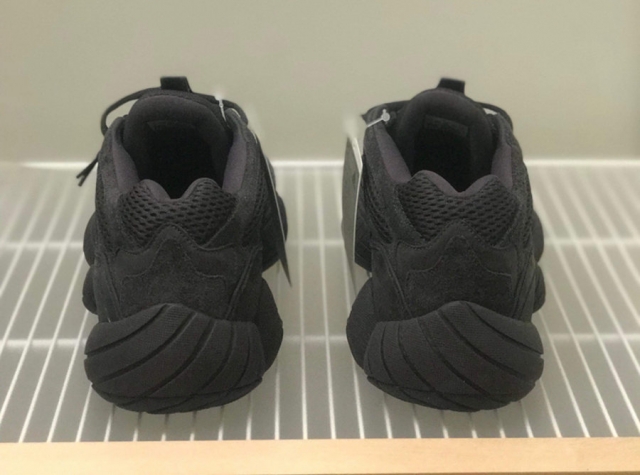 6 月发售!yeezy 500 全黑配色再曝全新实物图