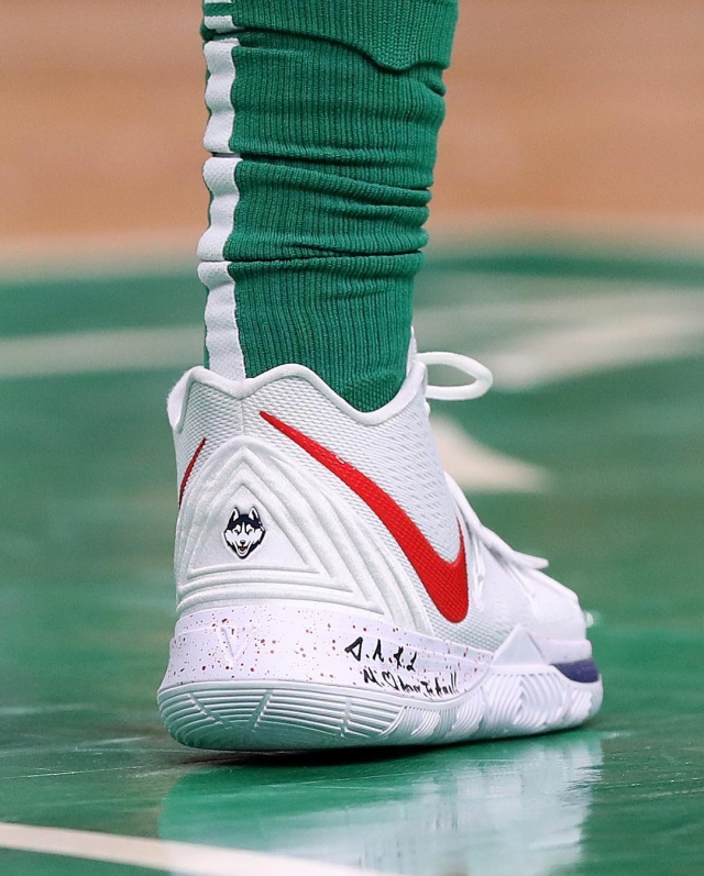 kyrie irving nike kyrie uconn pe