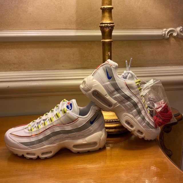 非常豐富,但相比 air force 這雙 air max 95 的顏值似乎不算驚豔