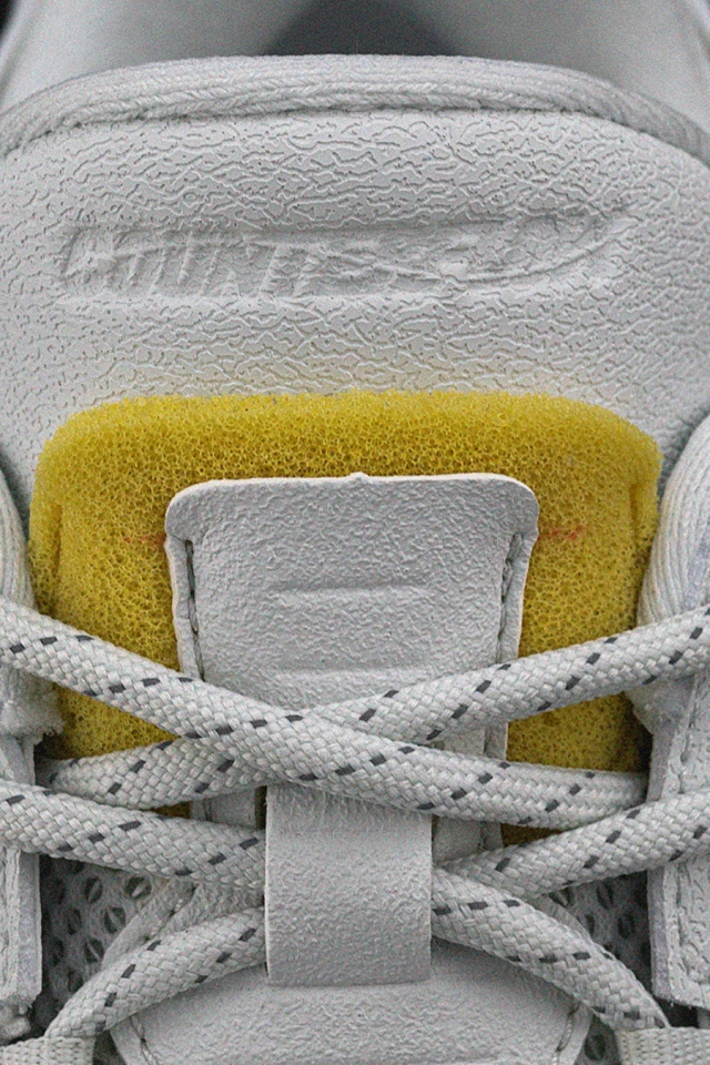 ▼ 鞋舌外露式海绵