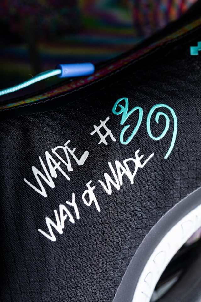 夜光涂鸦   闪电侠 cos!韦德之道「颜值新巅峰」抢先开箱!暗藏名场面!