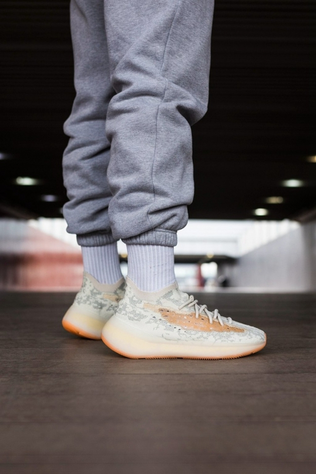 秋冬抄底哪些 yeezy 最划算?马斯克同款,侃爷亲穿统统跌破千元!