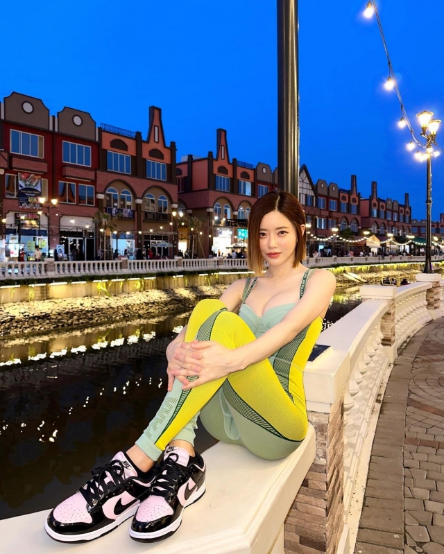 dj soda 整新活!透视装配球鞋!性感身材撩翻百万网友! #74969