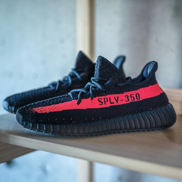 此前市價6k黑紅油漆條yeezy350v2登記開啟