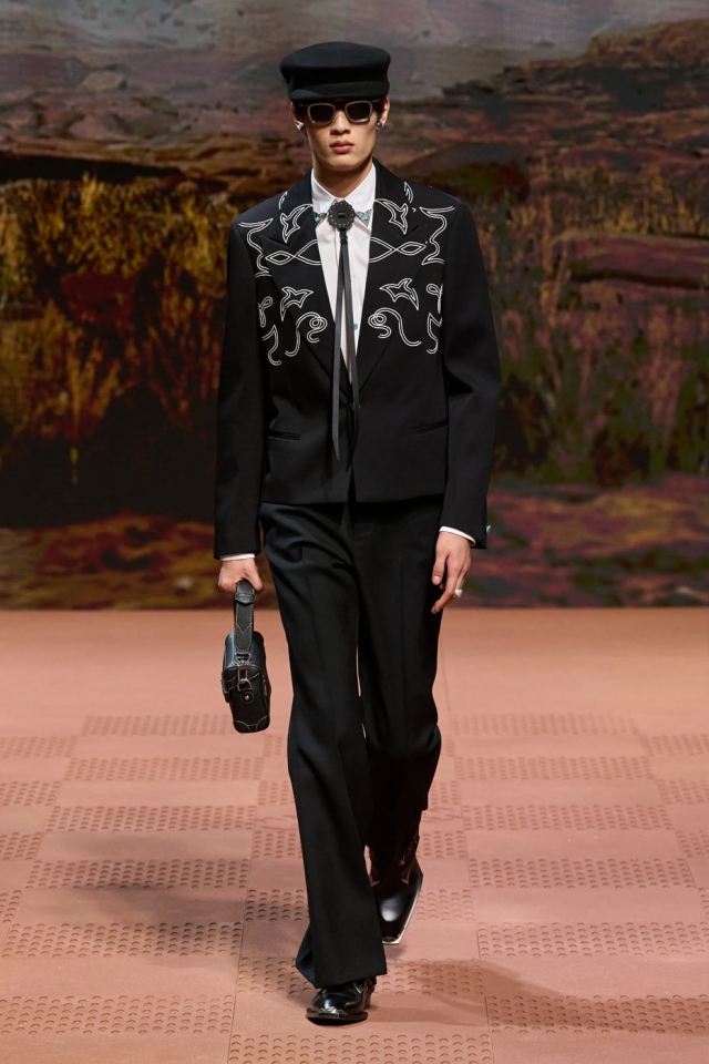 lv2024年秋冬男装大秀除了那双鞋还有