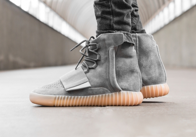难以抗拒的侃爷新作!yeezy 750 boost "light grey" 上脚实拍