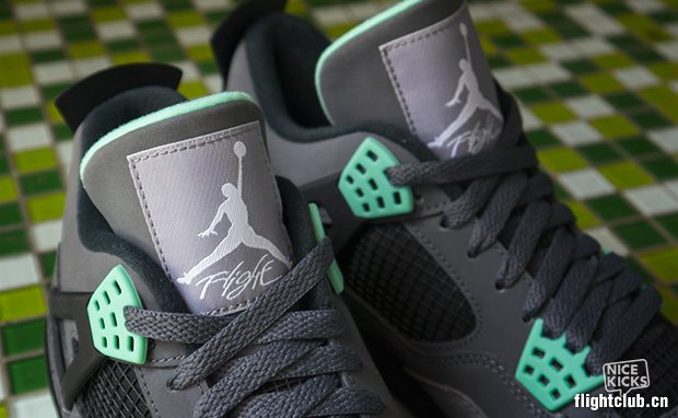 AIR JORDAN 4,aj4  AIR JORDAN 4 “GREEN GLOW”球鞋实拍