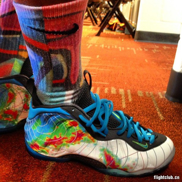 foamposite,气象喷 气象喷 Air Foamposite One ＂Weatherman＂ 上脚实拍