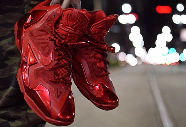 lbj11  LeBron 11 NIKEiD ＂Red October＂ 实物欣赏