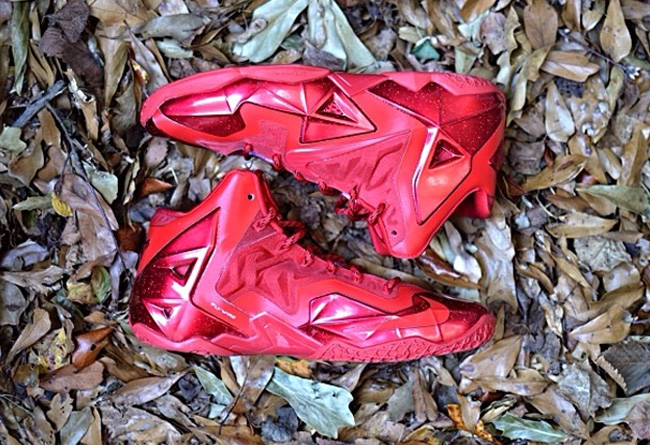 lbj11  LeBron 11 NIKEiD ＂Red October＂ 实物欣赏