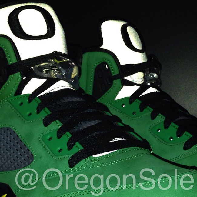 AJ5俄勒冈鸭子 AJ5俄勒冈鸭子 Air Jordan 5 ＂Oregon Ducks＂ 3M 鞋舌展示