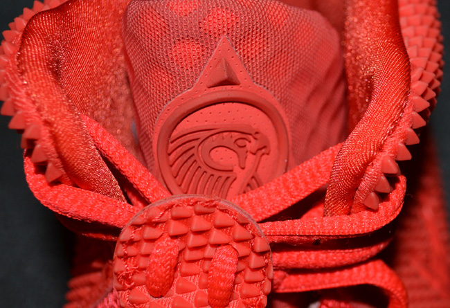 椰子 红色椰子2 Nike Air Yeezy 2 Red October 将在 12 月 7 日发售