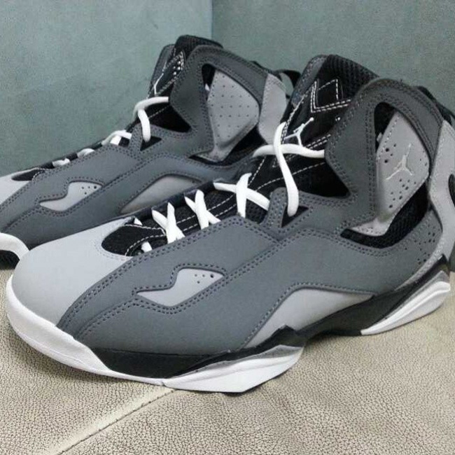 Jordan,True,Flight,灰黑,配色,实物,曝光 AJ7改款鞋 Jordan True Flight 灰黑配色实物曝光