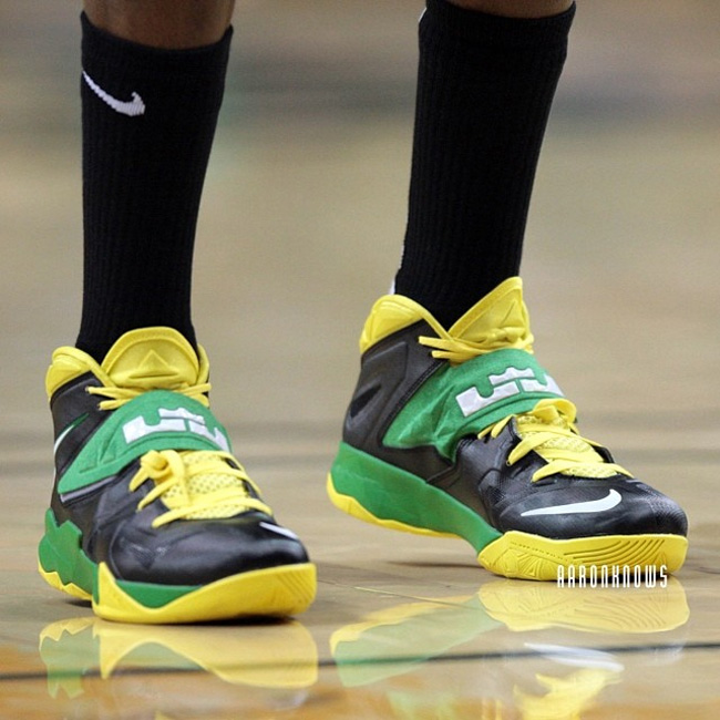 Nike Zoom Soldier 7,战士7,俄勒冈鸭子 战士7俄勒冈鸭子 Nike Zoom Soldier 7 ＂Oregon Ducks＂ 赛场亮相