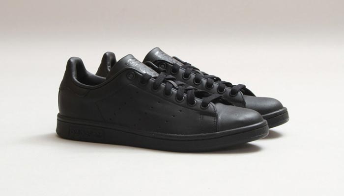 球鞋资讯,球鞋新闻,时尚杂  adidas Originals Stan Smith 全黑配色实物赏析