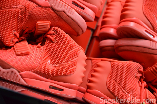 508214-660,Nike Air Yeezy 2 508214-660大红椰子2补货 Nike Air Yeezy 2 ＂Red October＂ 高清实物图赏