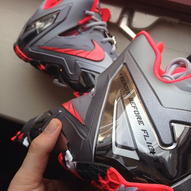 LBJ11,Elite,精英版,LeBron 11 LBJ11 Elite精英版 ＂Remove Before Flight＂ 贴纸现身 LeBron 11 Elite