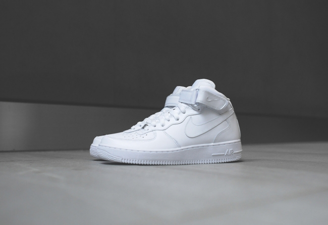 Nike,Air,Force,1,Mid,纯白配色 315123-111 Nike Air Force 1 Mid 纯白配色再度上市