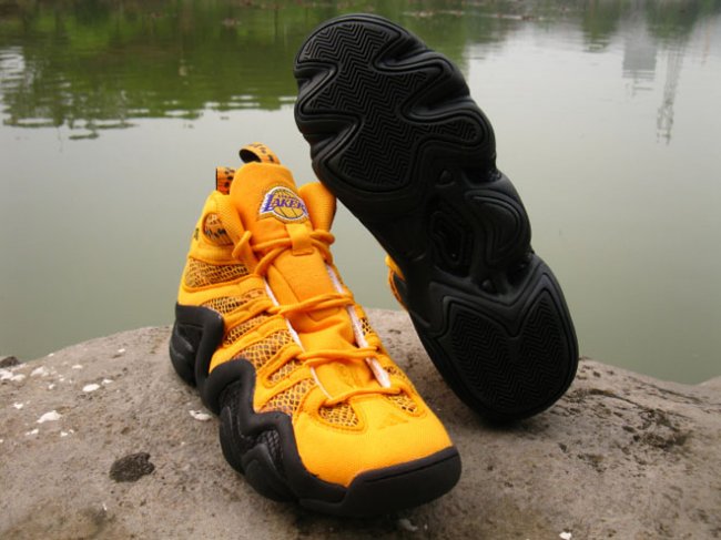 adidas Crazy 8  adidas Crazy 8 “Lakers Snakeskin” 实物曝光